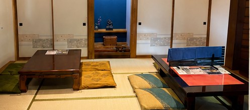 畳の座敷席と座布団