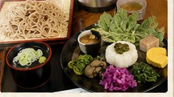 手打ちそばと日替わりお惣菜のランチ